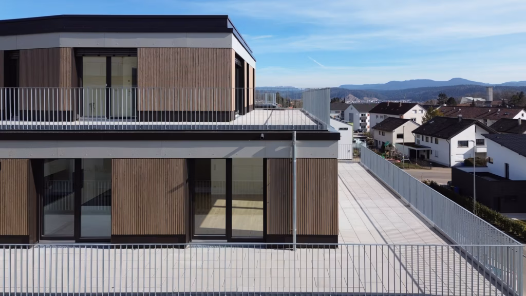 Moderne Penthouse-Wohnung mit großer Dachterrasse – aufgenommen vom Immobilienfotografen